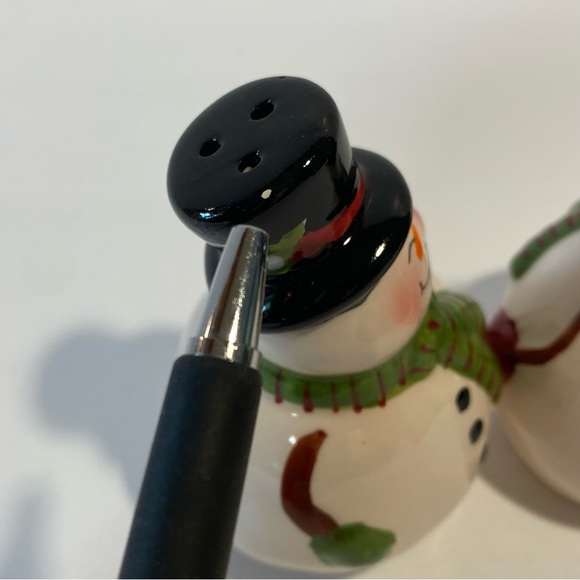 Celebrations By Mikasa Snowmen Hand-Painted Ceramic Salt and Pepper Set - Picture 8 of 10